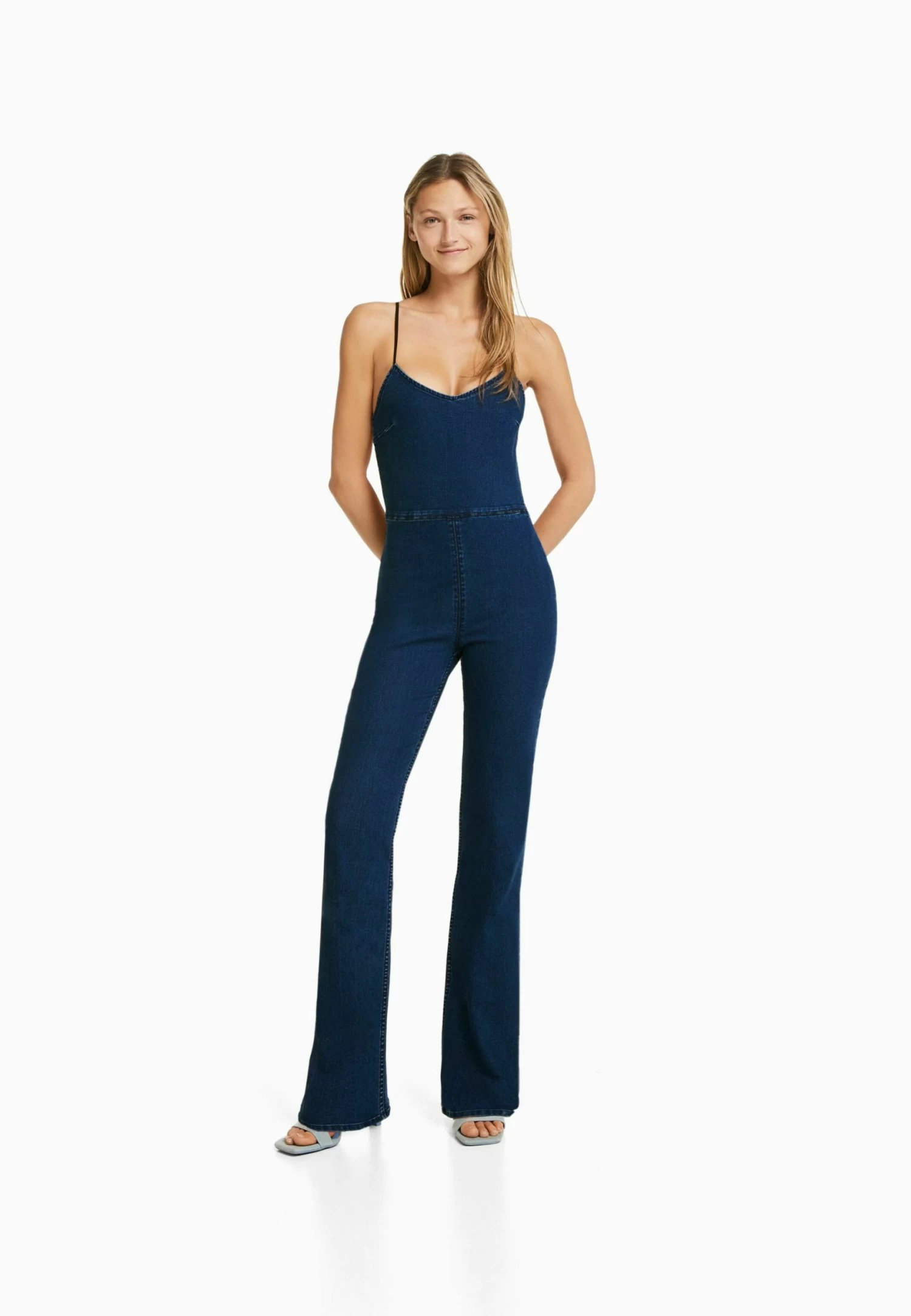 BERSHKA Elastic With Cut-Out Back - Jumpsuit - Light Blue Denim 1 BERSHKA Elastic With Cut-Out Back - Jumpsuit - Light Blue Denim