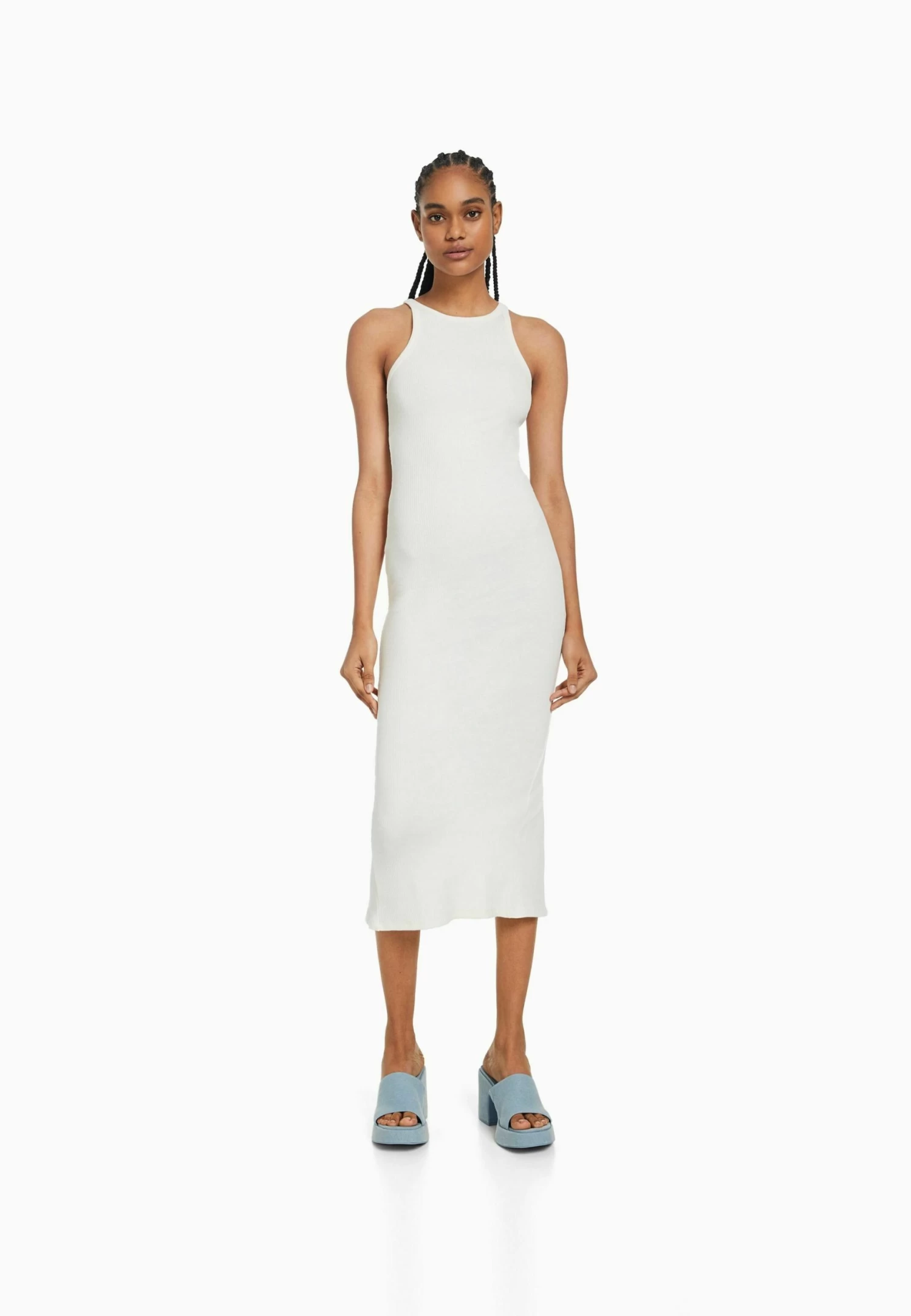 BERSHKA Midi - Etui-Jurk - Beige 1 BERSHKA Midi - Etui-Jurk - Beige