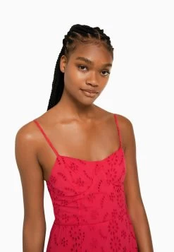 BERSHKA Ruffled With Swiss Embroidery - Jurk - Red -Bershka 589eee2d46314686a69573e9f4febc94