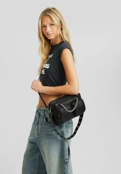 BERSHKA Chain With Pockets - Schoudertas - Black