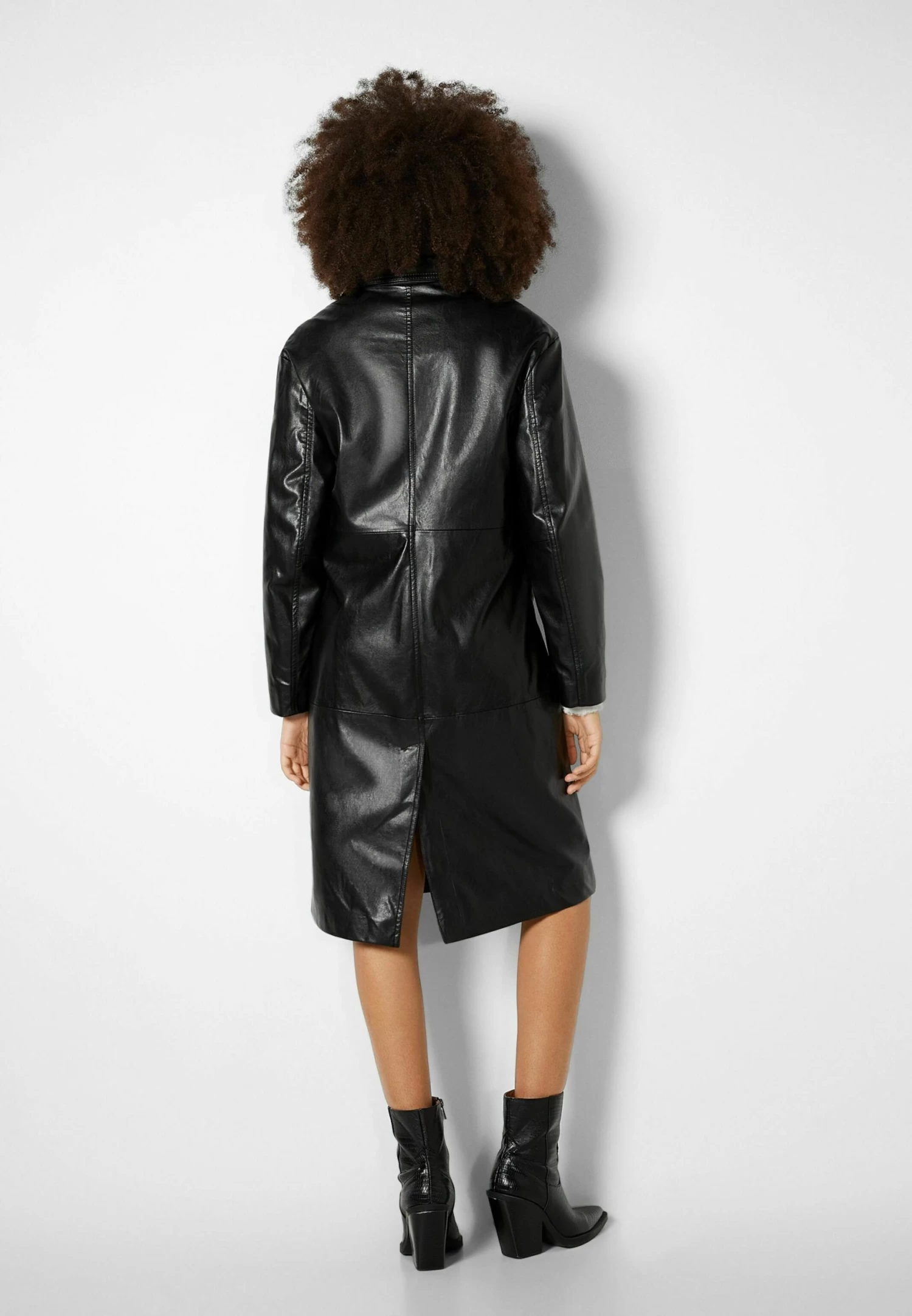 BERSHKA Mantel - Black 2 BERSHKA Mantel - Black - Afbeelding 2