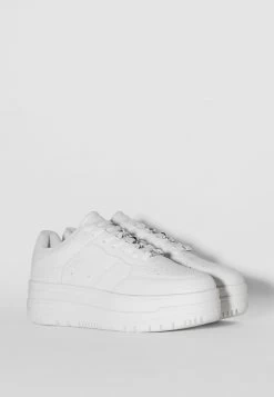 BERSHKA Rhinestone- Sneakers Laag - White 9 BERSHKA Rhinestone- Sneakers Laag - White -Bershka 5d7b146c521d4804b9ba26fa00544949