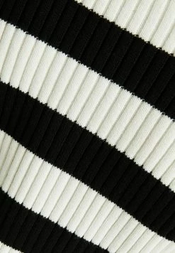 BERSHKA Blend - Trui - White Black -Bershka 609cef5736dc45e88ab55cebbda07965