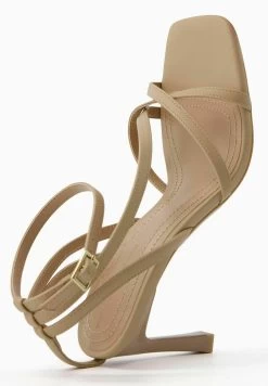 BERSHKA With Ankle Strap - Strappy - Sandalen - Sand 10 BERSHKA With Ankle Strap - Strappy - Sandalen - Sand -Bershka 61f0d5330a7b4b309675792cb464ad0d