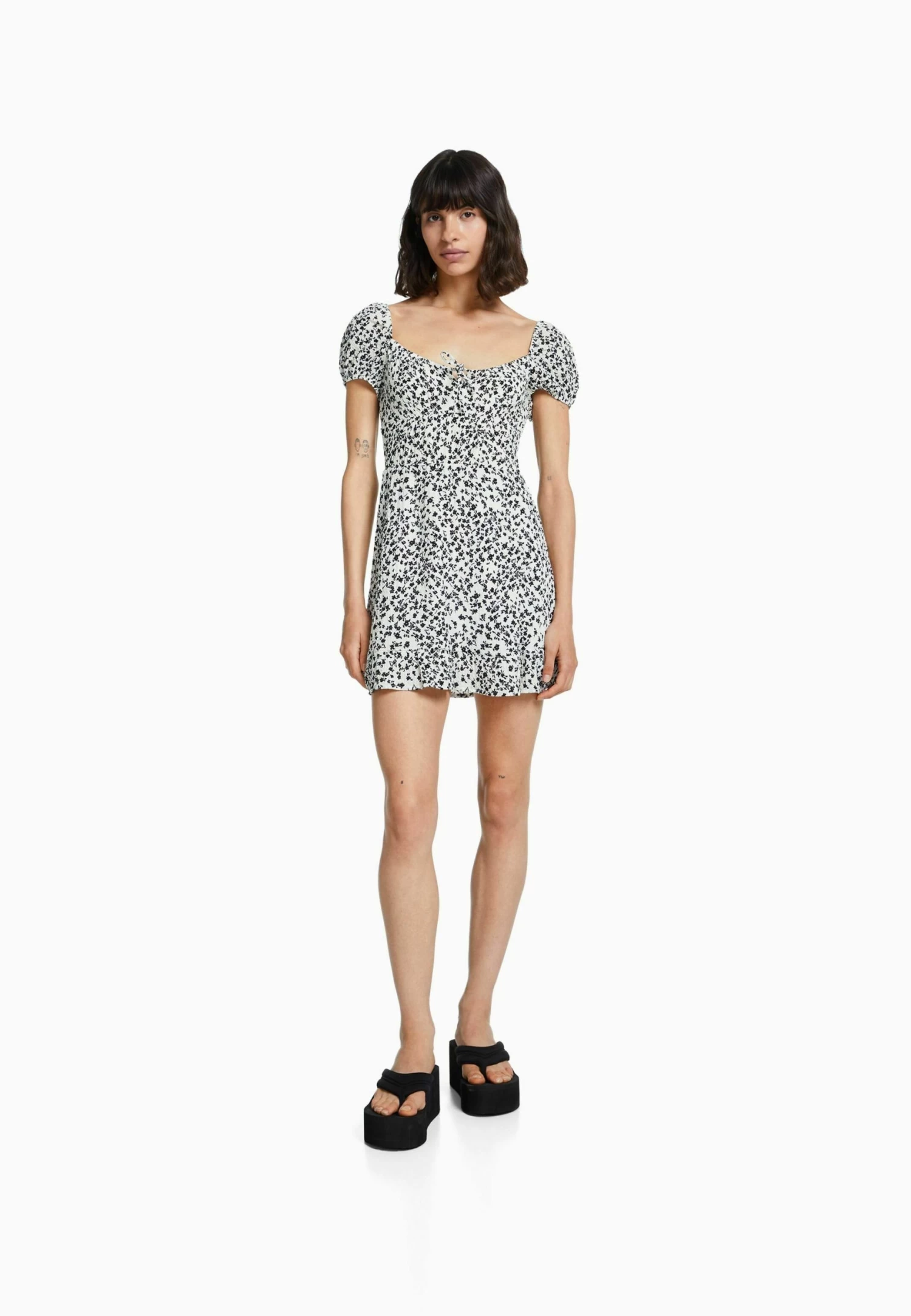 BERSHKA Short Sleeve Waffle- Mini - Gebreide Jurk - Black/White 2 BERSHKA Short Sleeve Waffle- Mini - Gebreide Jurk - Black/White - Afbeelding 2