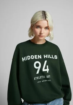 BERSHKA Printed - Sweater - Evergreen 9 BERSHKA Printed - Sweater - Evergreen -Bershka 66ebf2c5efbc4d92bcf7383b27cad9c8
