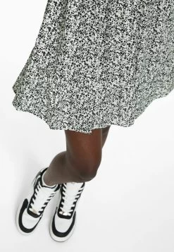 BERSHKA Halter - Mini- Jurk - Multi Coloured -Bershka 687b472e926b4df6964eaf8c42bbace3