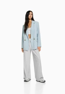 BERSHKA Regular­Fit Tailored - Feminine-Cut Double-Breasted - Halflange Jas - Light Blue