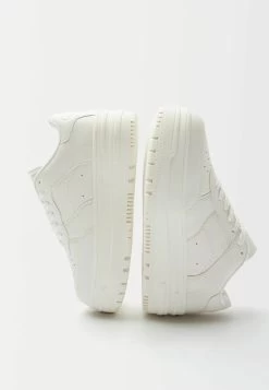 BERSHKA Monochrome- Sneakers Laag - White 11 BERSHKA Monochrome- Sneakers Laag - White -Bershka 6cb507ec8ef4497ab8473a2b4a71a939