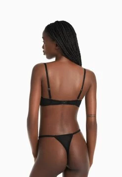 BERSHKA Blonde With Underwire - Bikinitop - Black -Bershka 6d9854f0575343678c7498d862b64222
