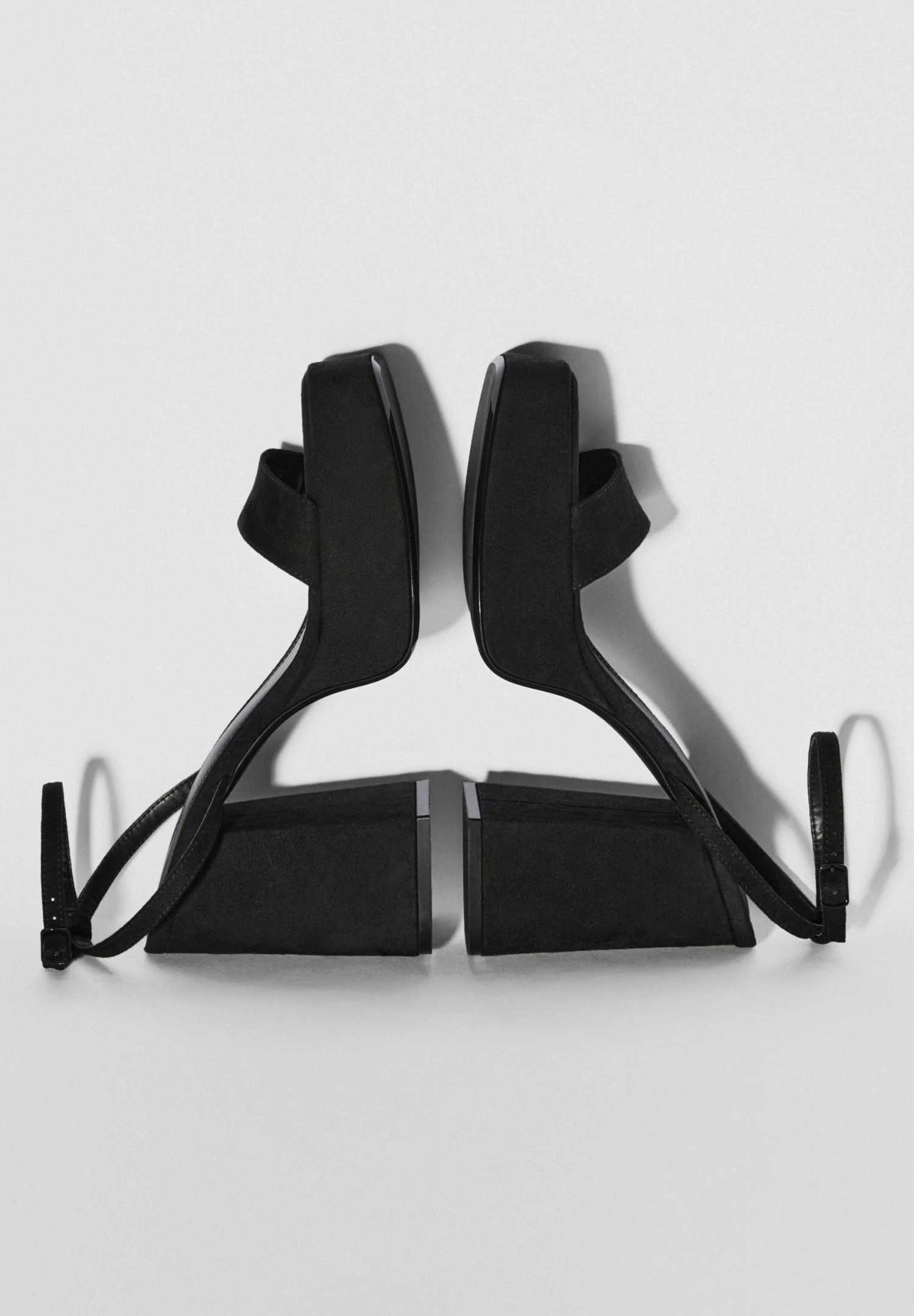 BERSHKA Sandalen Met Plateauzool - Black 5 BERSHKA Sandalen Met Plateauzool - Black - Afbeelding 5