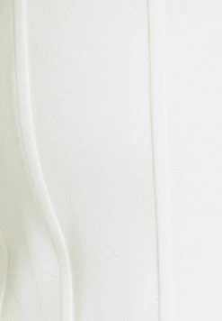 BERSHKA Bandeau - Jumpsuit - White -Bershka 6e3fe75fc9b741c0bf44b08d9ed59086