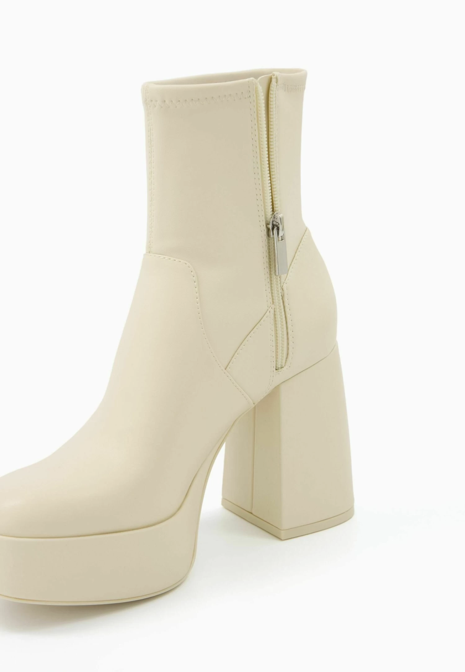 BERSHKA Enkellaarsjes Met Plateauzool - Sand 5 BERSHKA Enkellaarsjes Met Plateauzool - Sand - Afbeelding 5