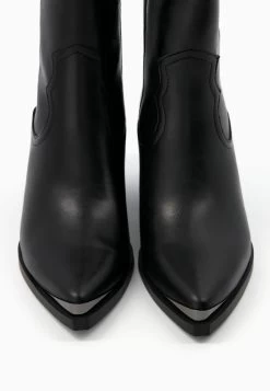 BERSHKA Heeled With Metallic Toe - Cowboy-/Bikerlaarsjes - Black -Bershka 6fbcc5314b574281900be90033f9a50b