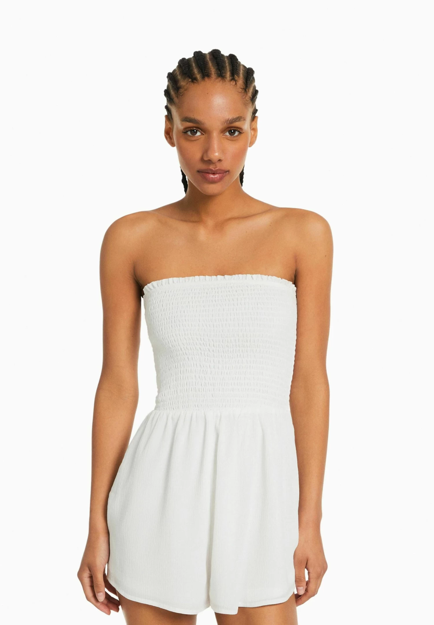 BERSHKA Textured With Shirring - Bandeau - Jumpsuit - White 1 BERSHKA Textured With Shirring - Bandeau - Jumpsuit - White