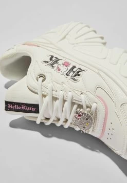 BERSHKA Sneakers Hoog - White 12 BERSHKA Sneakers Hoog - White -Bershka 70dd859dedc5474ea0b7db80b80cab40