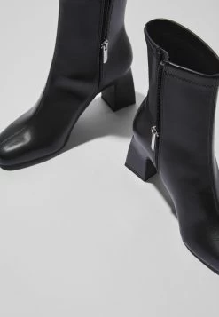 BERSHKA Korte Laarzen - Black -Bershka 70ebc5d37cbc41ee9de3deb49a4ed3ca