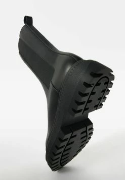 BERSHKA Flat With Elastic Gores- Korte Laarzen - Black -Bershka 73bedb1b10234ae1a0e3183e44674d06