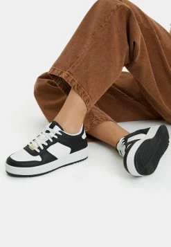 BERSHKA Contrast - Sneakers Laag - Black