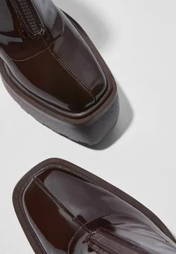 BERSHKA Enkellaarsjes Met Hoge Hak - Brown 11 BERSHKA Enkellaarsjes Met Hoge Hak - Brown -Bershka 758bc9198630462c911981627297fcd3