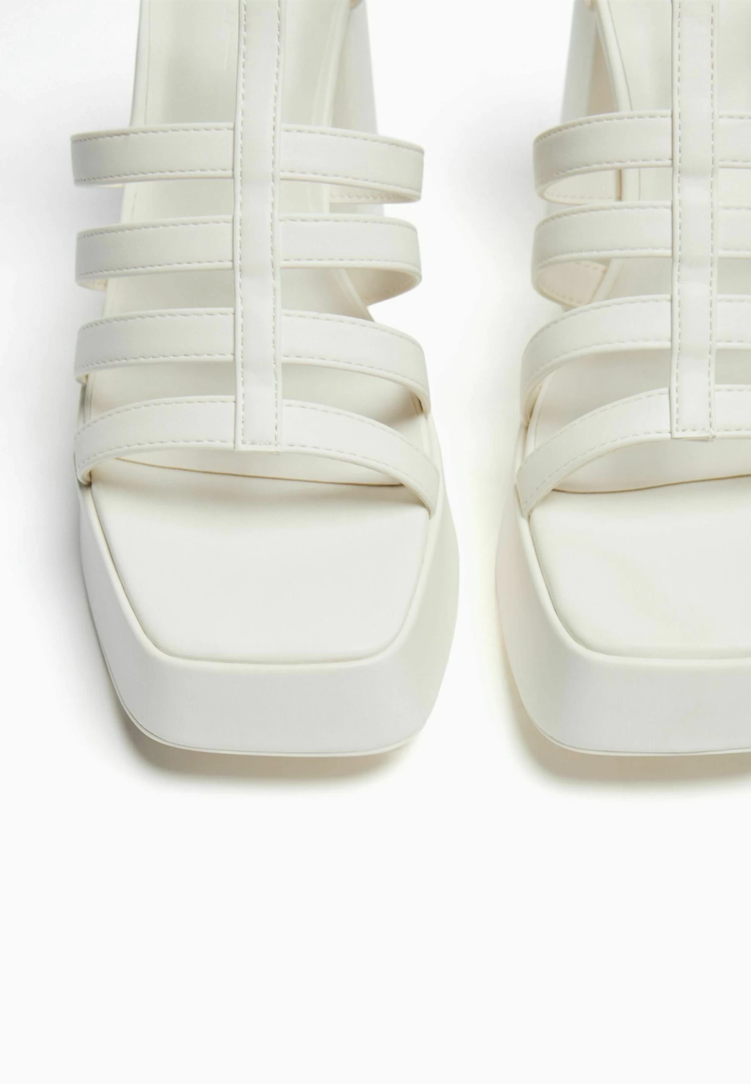 BERSHKA Sandalen Met Hoge Hak - White 6 BERSHKA Sandalen Met Hoge Hak - White - Afbeelding 6