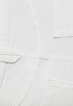 BERSHKA Comfort With Turn-Up Hems - Shorts - Off White -Bershka 789eea789b944a6c99149d418ba839e2