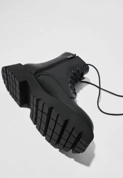 BERSHKA Veterboots - Black -Bershka 7ace9538053a4f32abb1bfa7498c6cf8