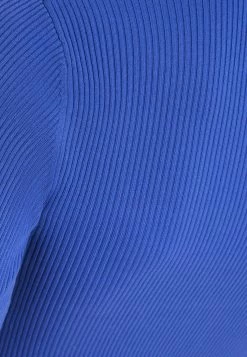 BERSHKA Cropped Buttoned - Vest - Blue -Bershka 7b1fdd3f954b4210bbfd653b0b2d4777