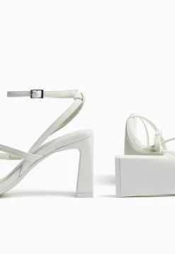 BERSHKA With Ankle Strap - Sandalen - White 12 BERSHKA With Ankle Strap - Sandalen - White -Bershka 7cf61b86ad33469d819781585349052d