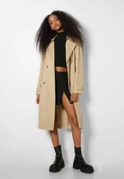 BERSHKA Trenchcoat - Camel