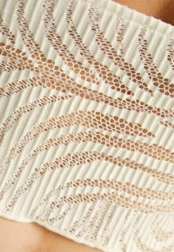 BERSHKA Rustic Blonde Bandeau - Blouse - White 10 BERSHKA Rustic Blonde Bandeau - Blouse - White -Bershka 7f9b9be51c3a4e29836d8a0b22d3811b