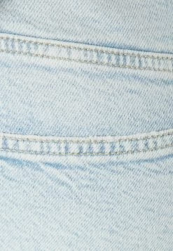BERSHKA Comfort Fit- Mom- Straight Leg Jeans - Light Blue -Bershka 80805f4912d14257a1de7c1e4e1f84de