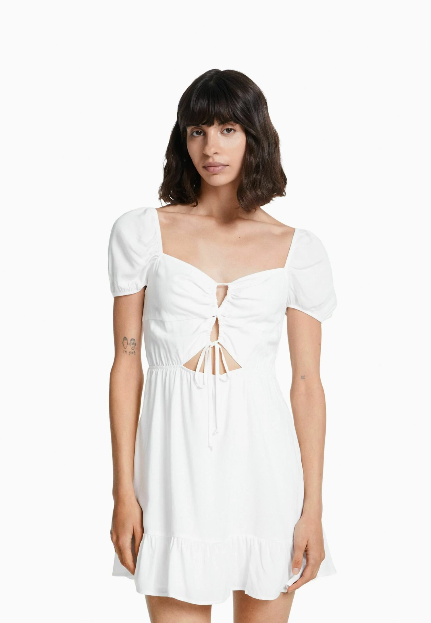 BERSHKA Short Sleeve - Mini- Jurk - White 1 BERSHKA Short Sleeve - Mini- Jurk - White