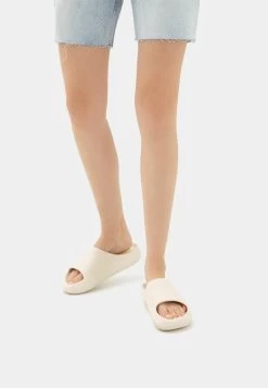 BERSHKA Muiltjes - Off White