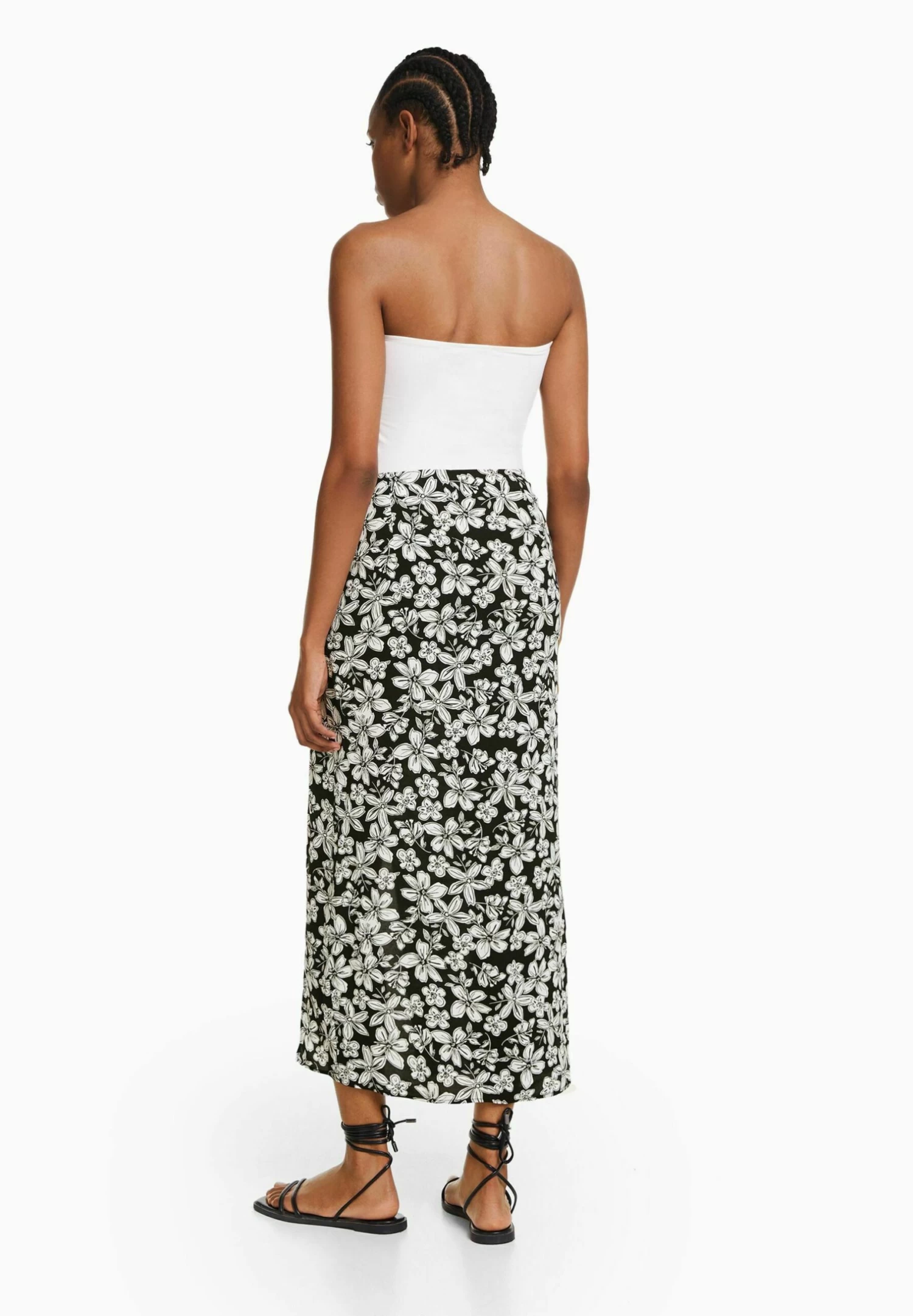 BERSHKA Floral Print - Wikkelrok - Black 3 BERSHKA Floral Print - Wikkelrok - Black - Afbeelding 3