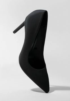 BERSHKA With A Pointed Toe - Klassieke Pumps - Black -Bershka 81810ac71ea141d3a5ef9ce0d937add5