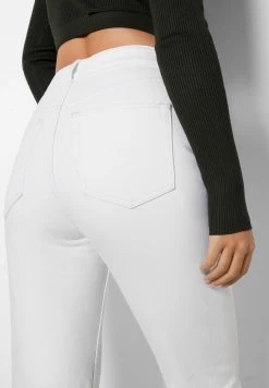 BERSHKA Mom - Slim Fit Jeans - Off White -Bershka 83357d808c4d4942b3322f1074863951