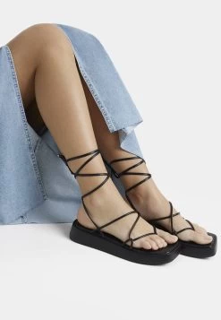 BERSHKA Sandalen - Black