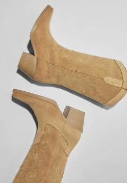 BERSHKA Heeled 11033160 - Cowboy-/Bikerlaarzen - Sand -Bershka 8658351e2f614f568ed5b26f3335b972