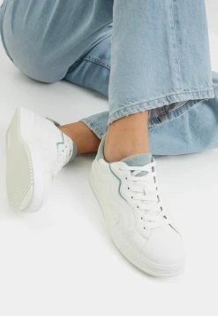 BERSHKA Contrast Details - Sneakers Laag - White
