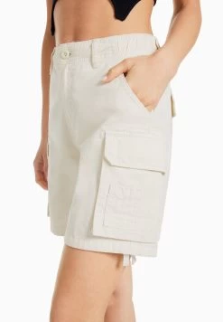 BERSHKA With StrapsBermuda- Shorts - White -Bershka 8bdb745e6ef5493e918e3940cdb097f0
