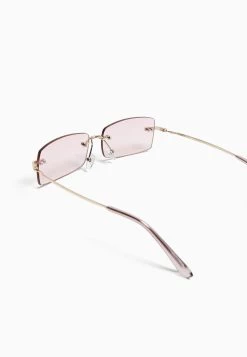 BERSHKA Rectangular No Frame - Zonnebril - Light Pink 10 BERSHKA Rectangular No Frame - Zonnebril - Light Pink -Bershka 8c30377b18f5475db232d4685da5c19f