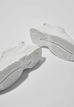 BERSHKA Detail Contrast - Sneakers Laag - White -Bershka 90d704d257554c74bacf620d40d9e84f