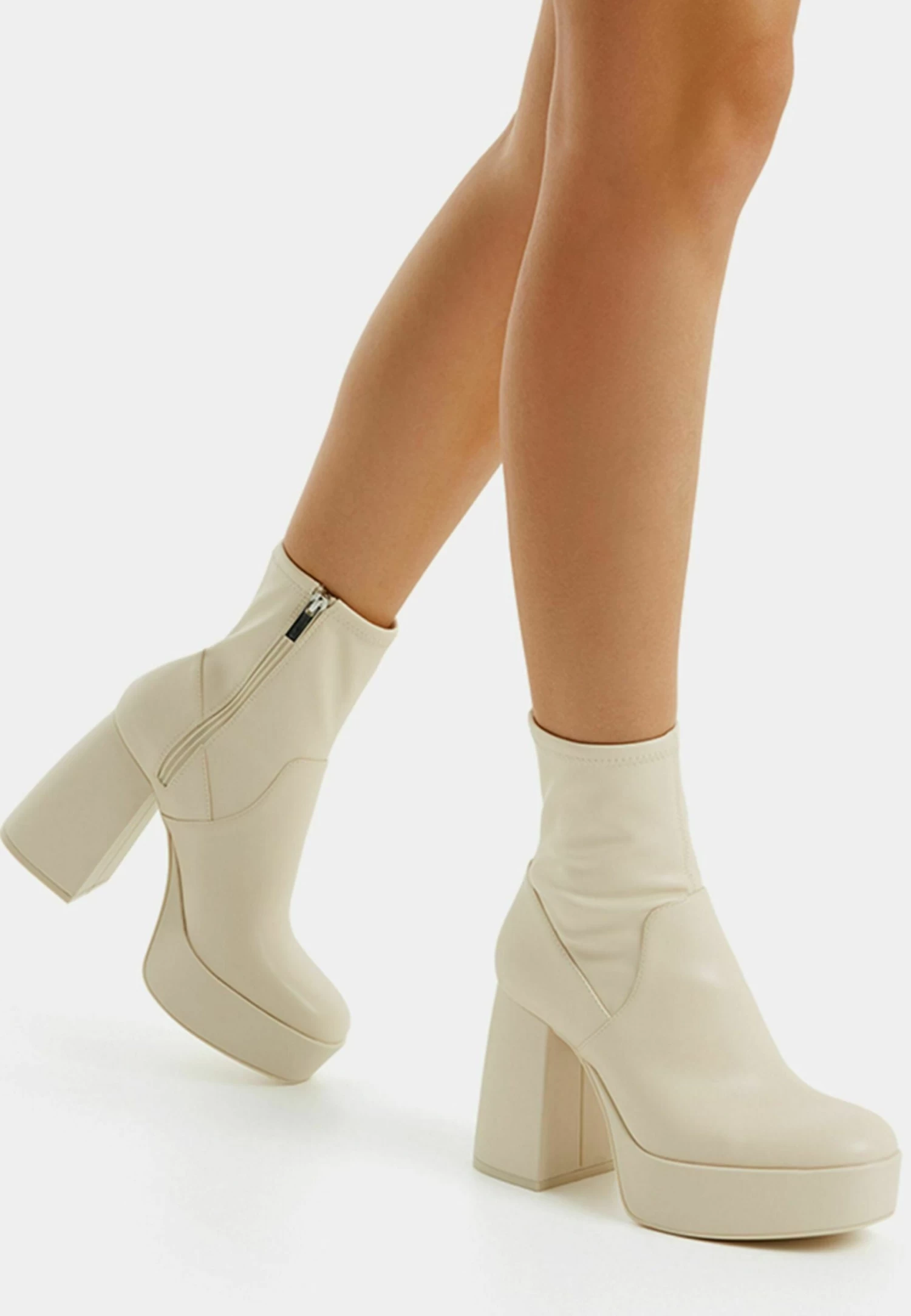 BERSHKA Enkellaarsjes Met Plateauzool - Sand 1 BERSHKA Enkellaarsjes Met Plateauzool - Sand