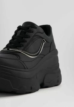 BERSHKA Rhinestone Detail Xl - Sneakers Laag - Black 10 BERSHKA Rhinestone Detail Xl - Sneakers Laag - Black -Bershka 962dec7ba88c42e29f5fab0fd3cbc3ea