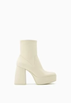 BERSHKA Enkellaarsjes Met Plateauzool - Sand 13 BERSHKA Enkellaarsjes Met Plateauzool - Sand -Bershka 980337aa8dec4857b2bd795d0d0dea59