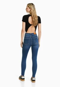 BERSHKA Ripped Super High Waist - Jeans Skinny Fit - Dark Blue -Bershka 982e23a1ea9f4d41a40ca636dcffa979