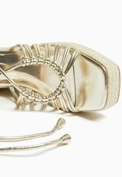 BERSHKA Sandalen Met Hoge Hak - Gold Coloured -Bershka 98e307d5d0724e869ca5998d917d9b5d