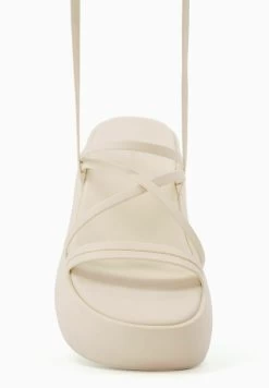BERSHKA Strappy With Ankle Strap - Sandalen Met Sleehak - Beige 9 BERSHKA Strappy With Ankle Strap - Sandalen Met Sleehak - Beige -Bershka 99a3113c863e442cbe3cef4598fe14f0