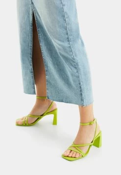 BERSHKA With Ankle Strap - Sandalen - Neon Green
